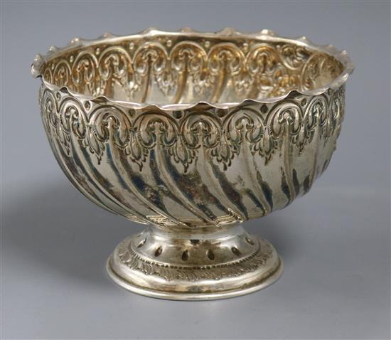 A late Victorian repousse silver pedestal rose bowl, Atkin Brothers, Sheffield, 1900, 10.5 oz.